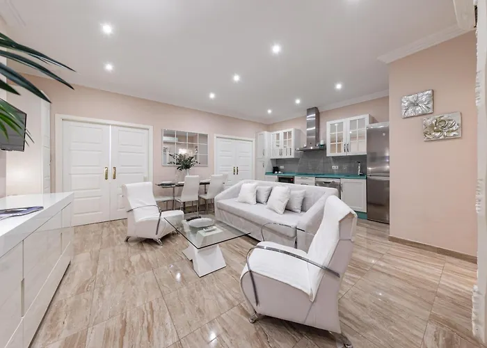 Isg Jose De Velilla Centro Parking Apartment Seville