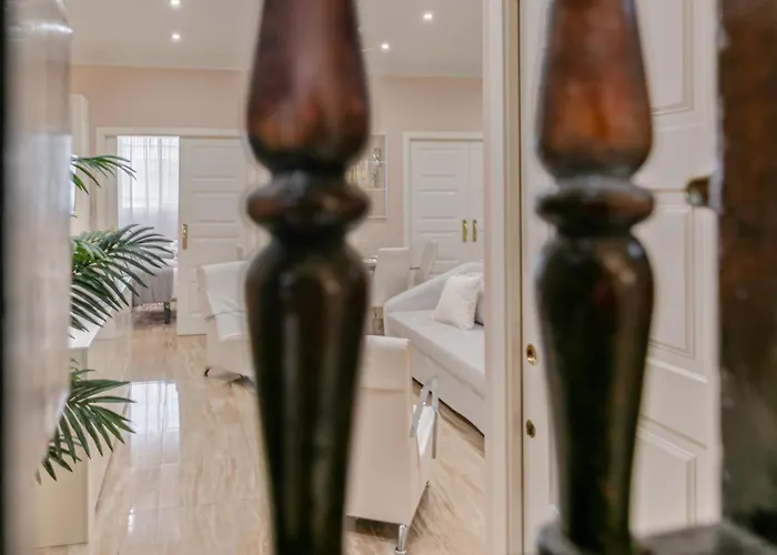 Isg Jose De Velilla Centro Parking Apartment