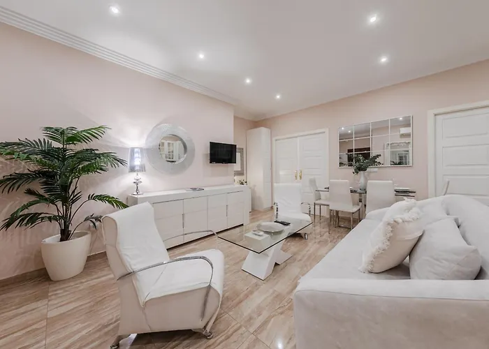 Isg Jose De Velilla Centro Parking Apartment Seville